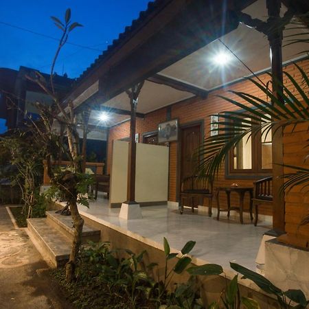 Monka House Hotell Ubud Exteriör bild