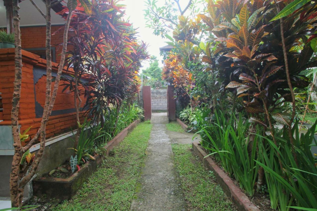 Monka House Hotell Ubud Exteriör bild